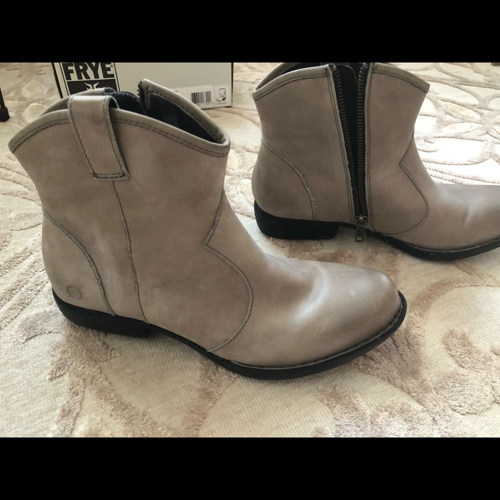 Born ankle zip boots 7.5